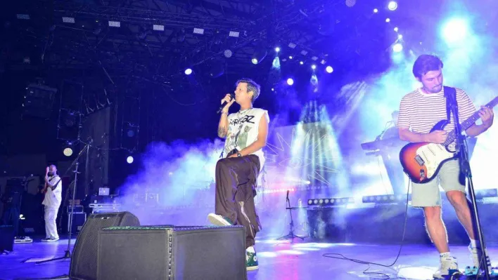 Gençler Madrigal'le coştu