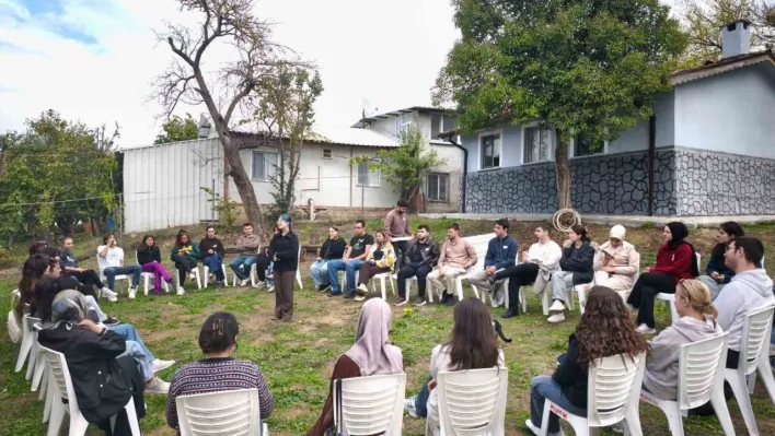 Gençler Nilüfer'in Üçpınar Mahallesi'nde bir araya geldi