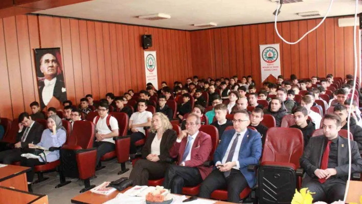 Gençlerle kariyer günleri etkinliğinde bir araya geldiler