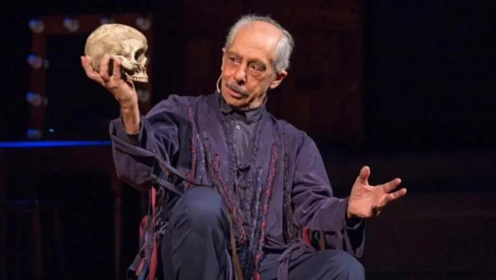 Genco Erkal'ın yeni oyunu 'İmparator', şubat ayı boyunca İstanbul'da 'perde' diyecek