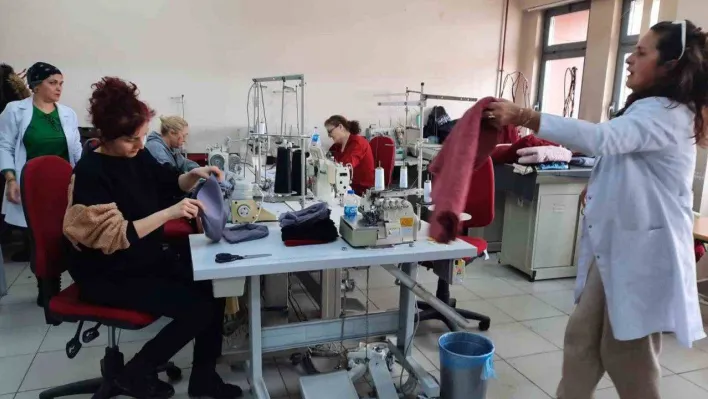 Giresun Halk Eğitim bu defa depremzedeler için üretiyor