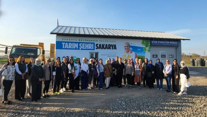 Girişimci kadınlar çift katlı otobüsle Sakarya'yı gezdi