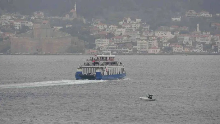 Gökçeada ve Bozcaada'ya feribot seferlerine 2 gün fırtına engeli