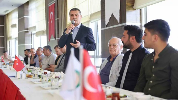 Gölbaşı Belediye Başkanı Şimşek emlak danışmanlarıyla kahvaltıda buluştu