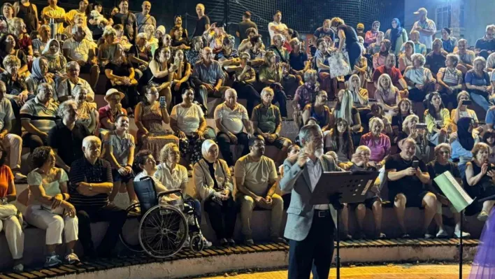 Gölcük Belediyesi TSM korosu kulakların pasını sildi