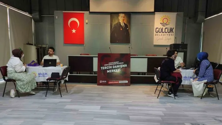 Gölcük'te üniversite adaylarına ücretsiz danışmanlık hizmeti