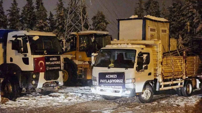 Gölcük'ten deprem bölgesine 15 tır dolusu yardım