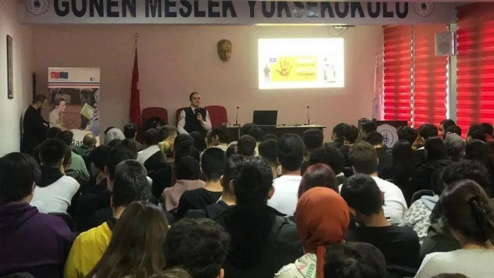 Gönen'de 'Aile İçi ve Kadına Yönelik Şiddetle Mücadele' eğitimi verildi