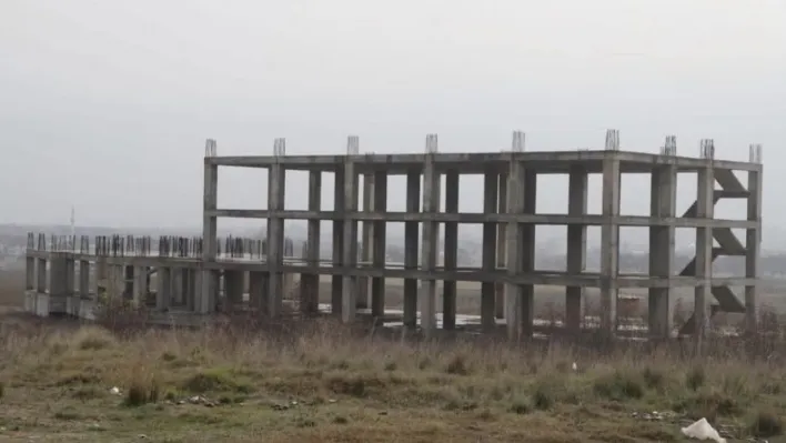 Gönen'de fakülte inşaatı yıllardır tamamlanamıyor: Hayırsever desteğiyle başlatılan proje sessizliğe büründü