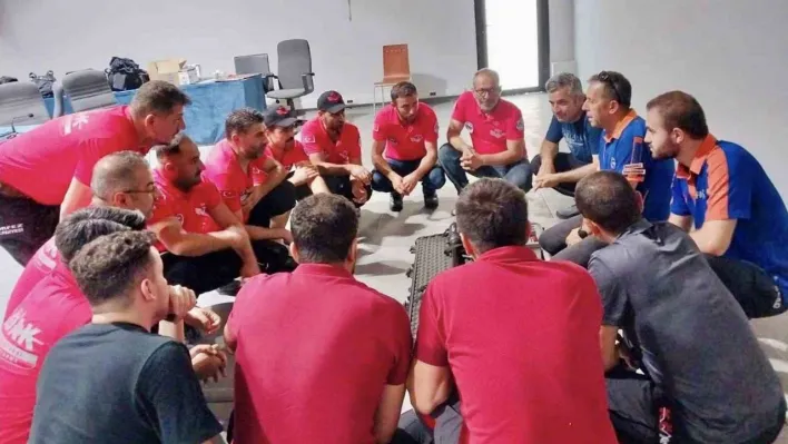 Gönüllü olarak arama kurtarma çalışmalarına katılacaklar