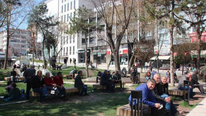 Güneş vatandaşları dışarıda vakit geçirmeye davet ediyor