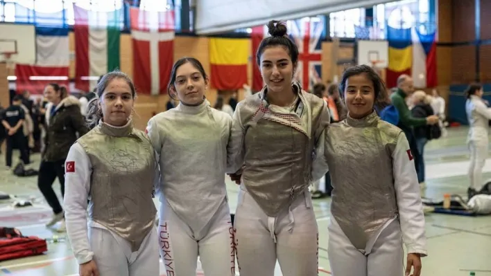 Gürcistan'da eskrimcilerden iki altın madalya