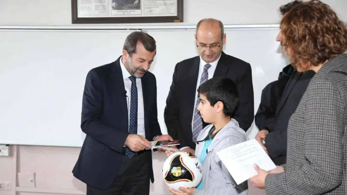 Gürsu'da atıklar çocuklardan, biletler başkandan