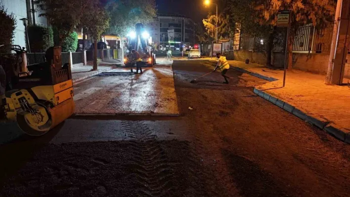 Güzeller Mahallesi'nde bozulan yollara asfalt