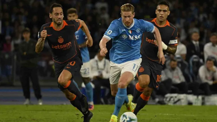 Hakan'ın golü Inter'e yetmedi, Napoli liderliği aldı