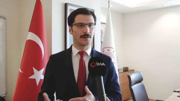 Halk Sağlığı Genel Müdürü Demirkol: '11.00 - 16.00 arası zorunlu olmadıkça dışarı çıkmayın'