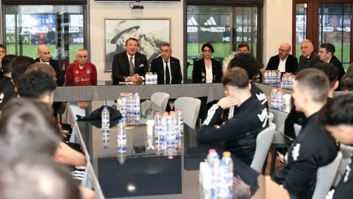 Hasan Arat, Beşiktaşlı futbolcularla bir araya geldi