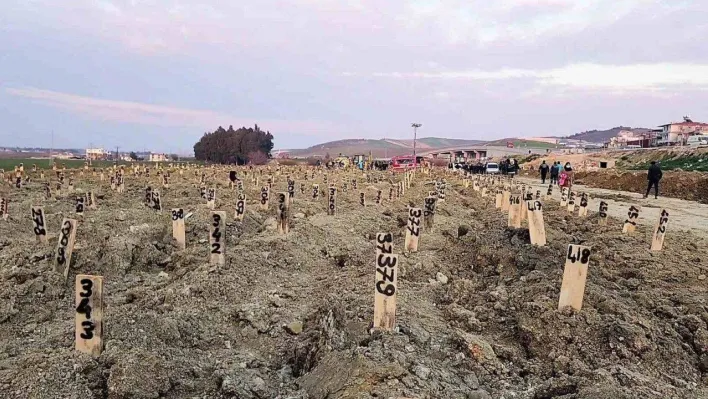 Hatay'da 'deprem mezarlığı'nı Denizli kurdu