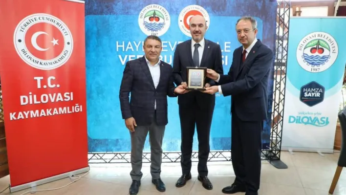 Hayırseverlere vefa plaketi