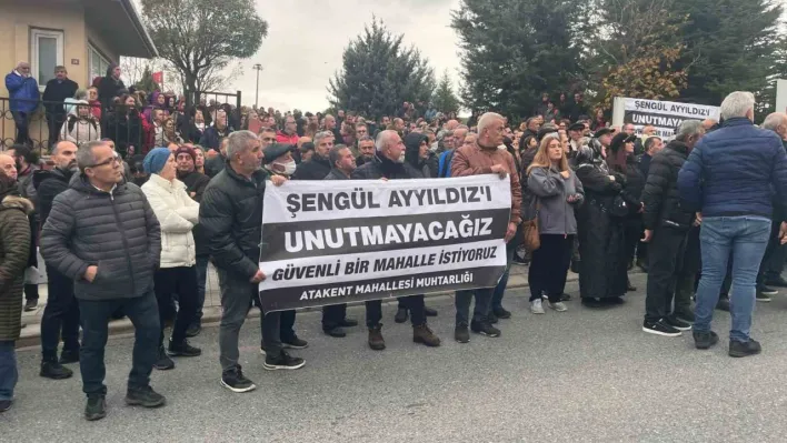 Hemşire Şengül Ayyıldız'ın sevenleri sağlık ocağı önünde basın açıklaması yaptı