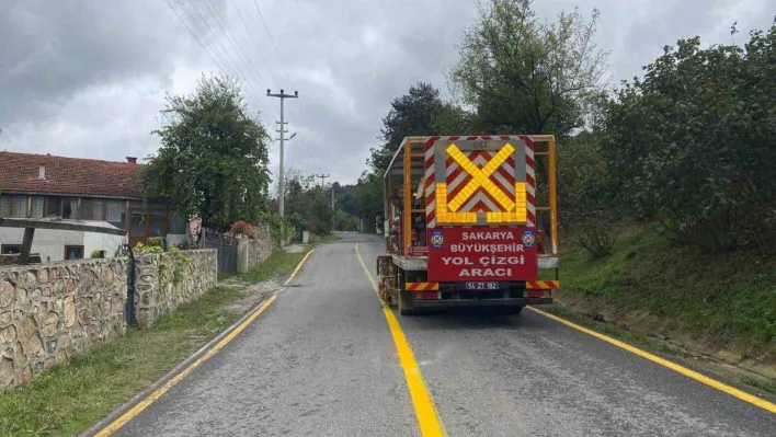 Hendek'te çizgi çalışması ile yollar daha güvenli