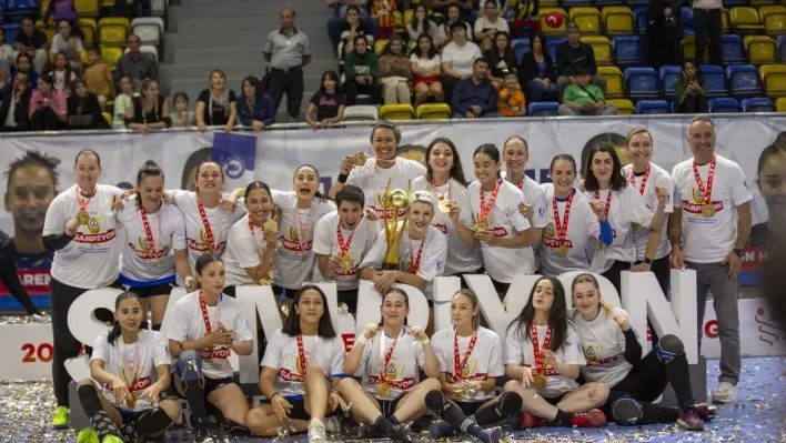 Hentbol Kadınlar Süper Ligi'nde Armada Praxis Yalıkavak şampiyon oldu