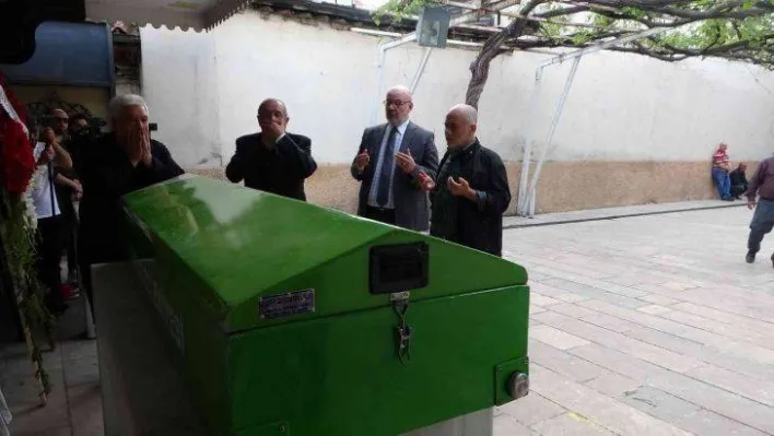 Ahmet Hamoğlu son yolculuğuna uğurlandı