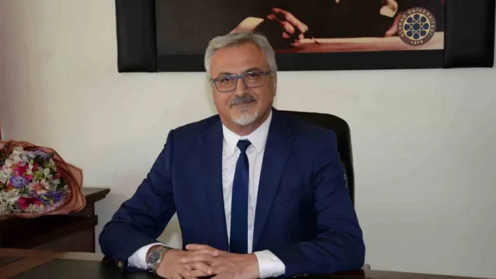Hukuk Fakültesi'nde bayrak değişimi