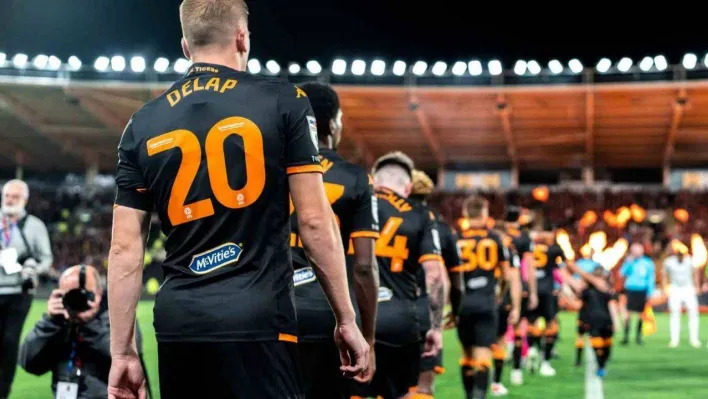 Hull City'nin forma sponsoru McVitie's oldu