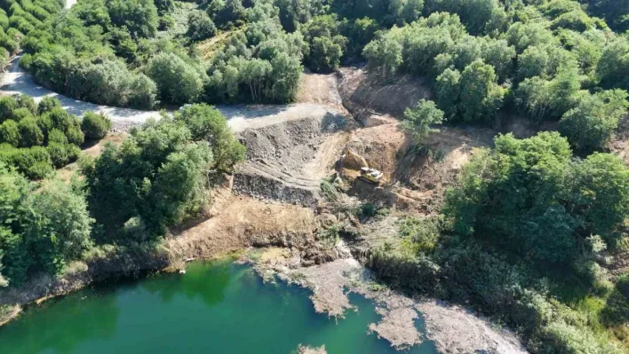 İBB Arnavutköy'de doğal gölü 'hafriyat döküm alanı' ilan etti