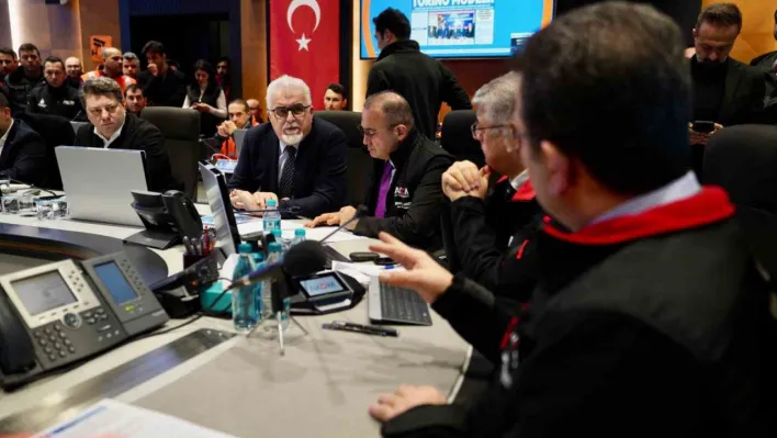 İBB Başkanı Ekrem İmamoğlu'nda kar uyarısı: Mümkün olduğu kadar evinizden çıkmayın, toplu taşıma araçlarını kullanın
