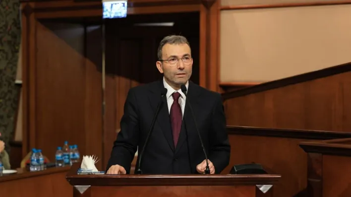 İBB'de mikrofon gerginliği: Başkan Cin İmamoğlu'nu eleştirince İBB Başkan Vekili Aslan mikrofonu kapattırdı