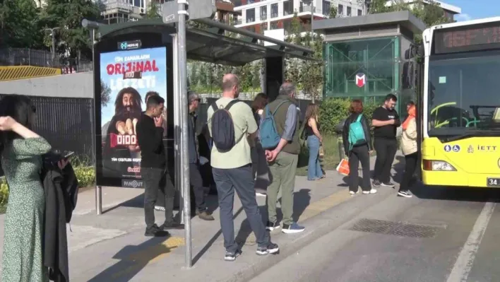İBB'den alacaklarını tahsil edemeyen Özel Halk Otobüsleri kontak kapama eylemi gerçekleştirdi