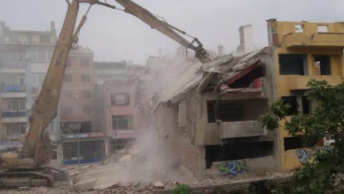 Boğluca Deresi Çevresinde Yıkımlara Devam Ediyor