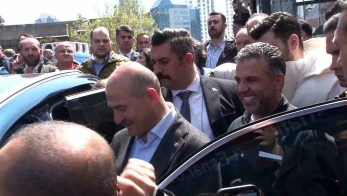 İçişleri Bakanı Soylu, Atatürk Oto Sanayi Sitesi'nde ustalarla Togg'u inceledi