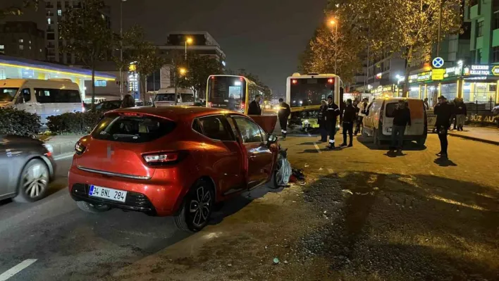 İETT otobüsüne çarpan otomobilin sürücüsü hayatını kaybetti