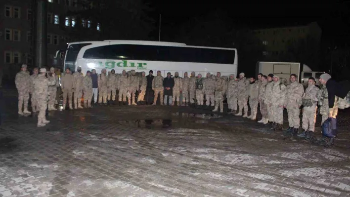 Iğdır'dan 150 güvenlik korucusu ve 12 astsubay deprem bölgesine gitti