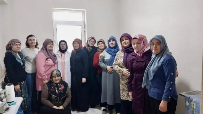 İhtiyaç sahibi ailelere 95 adet giysiyi diktiler