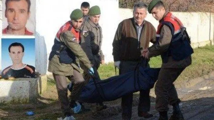 İki arkadaş evlerinde ölü bulundu