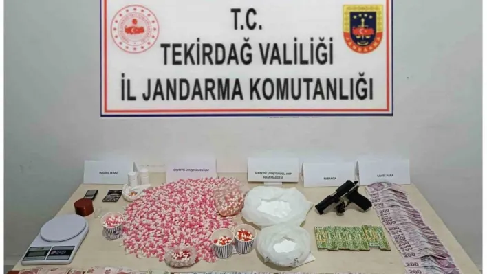 İlaç fabrikasından çaldığı ham maddeyle uyuşturucu üreten 4 kişi tutuklandı