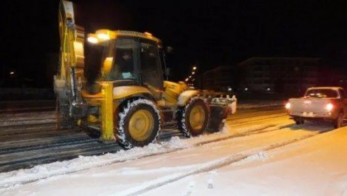 İlçede kar çalışmaları