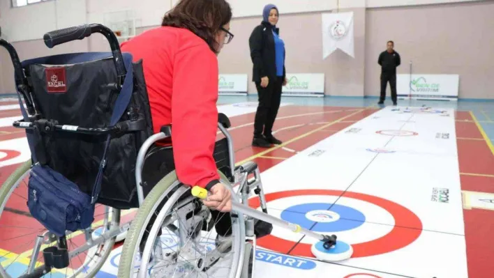 İlk kez düzenlenen Tekerlekli Sandalye Floor Curling turnuvasının şampiyonları belli oldu