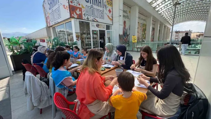 İnegöl AVM, Temmuz ayında ziyaretçilerini sanatla buluşturuyor