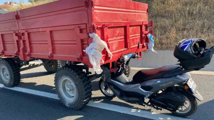 İpsala'da traktör römorkuna çarpan motosikletin sürücüsü yaralandı