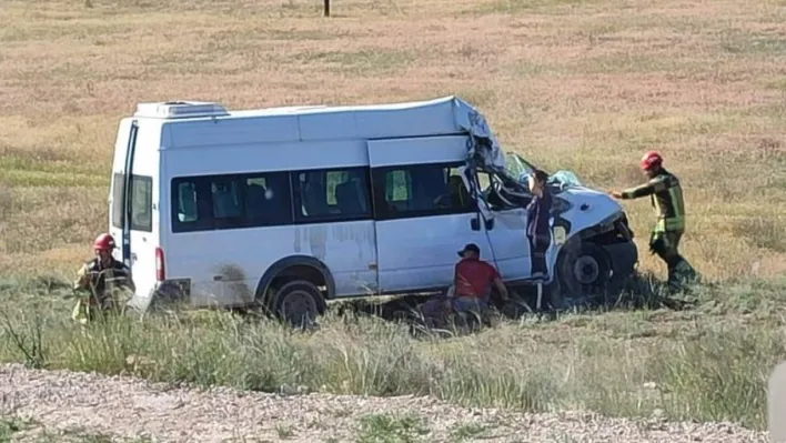 İşçi servisi şarampole yuvarlandı: 6 yaralı