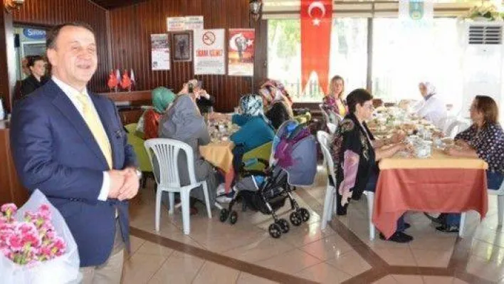 Işıklar Annelerle Baharı Karşıladı
