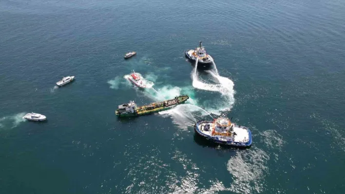 İstanbul Ambarlı açıklarında tanker yangını
