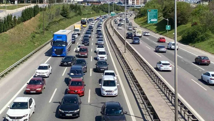 İstanbul Anadolu Yakası'nda trafik yoğunluğu yüzde 70'e ulaştı