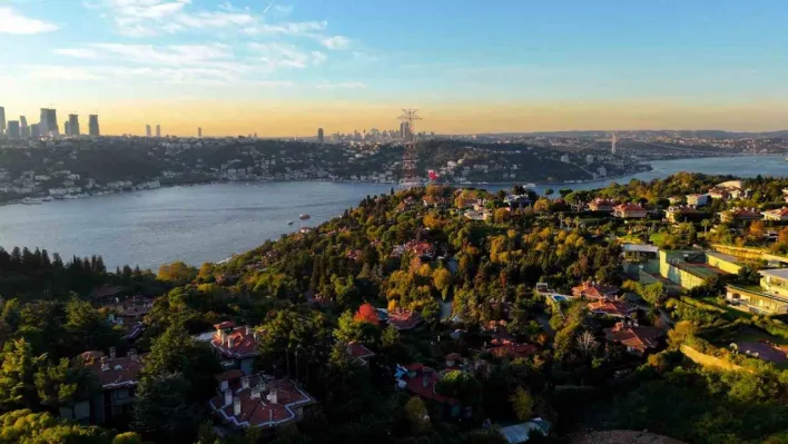 İstanbul Boğazı'nda gün batımında mest eden sonbahar manzarası