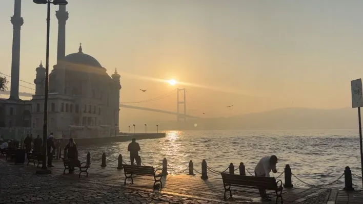 İstanbul Boğazı'nda sis etkili oluyor